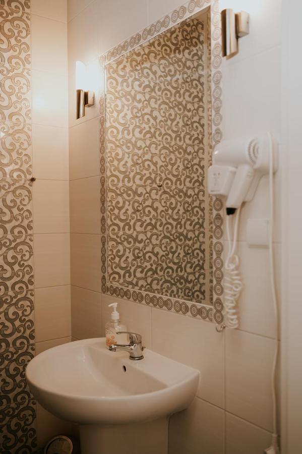 Hotel Garden โอเลสนิกา ภายนอก รูปภาพ