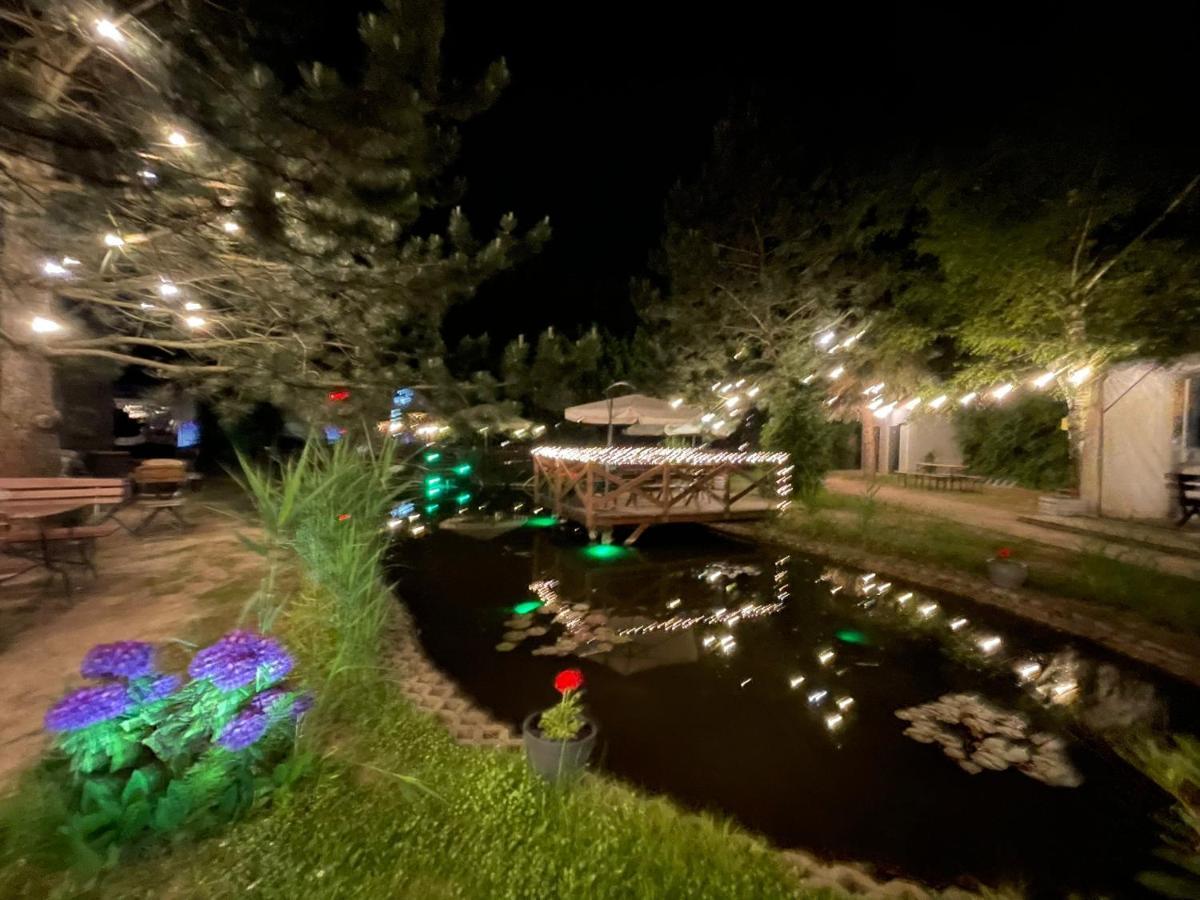Hotel Garden โอเลสนิกา ภายนอก รูปภาพ