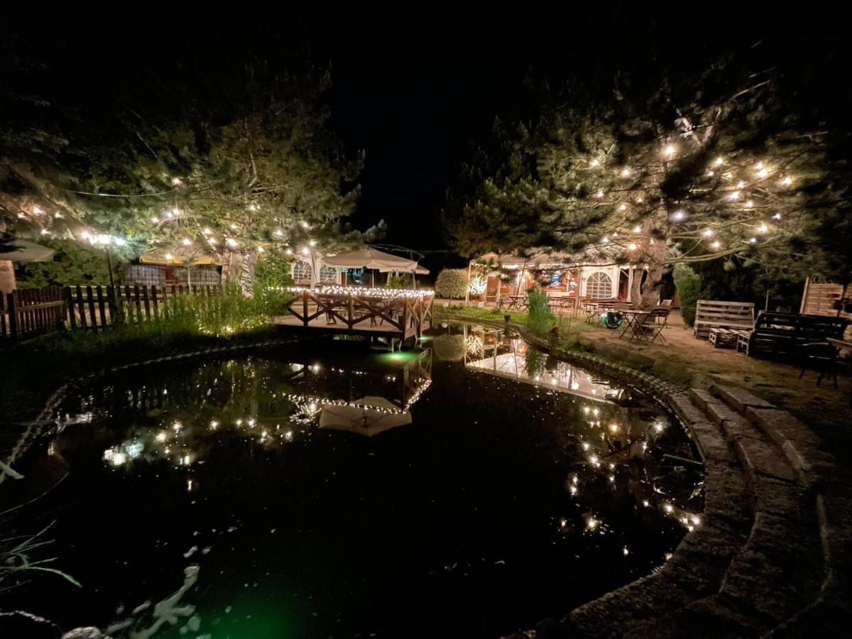 Hotel Garden โอเลสนิกา ภายนอก รูปภาพ